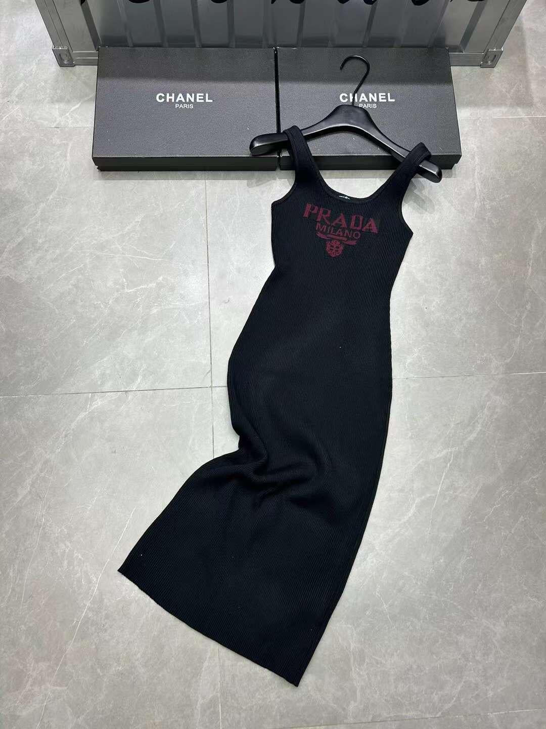 25 Summer new classic jacquard letter sleeveless knitted dress