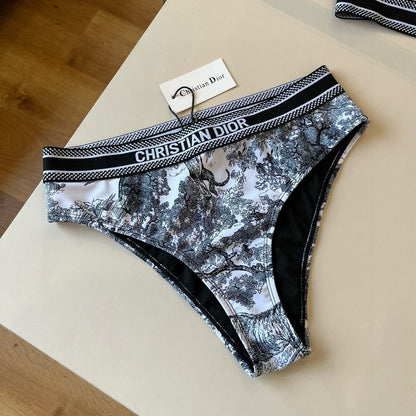 25 new summer two-piece swimsuits