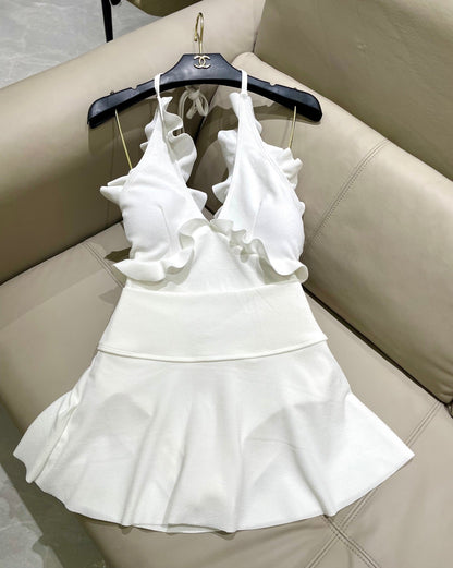 25 Summer new temperament swimsuit + skirt