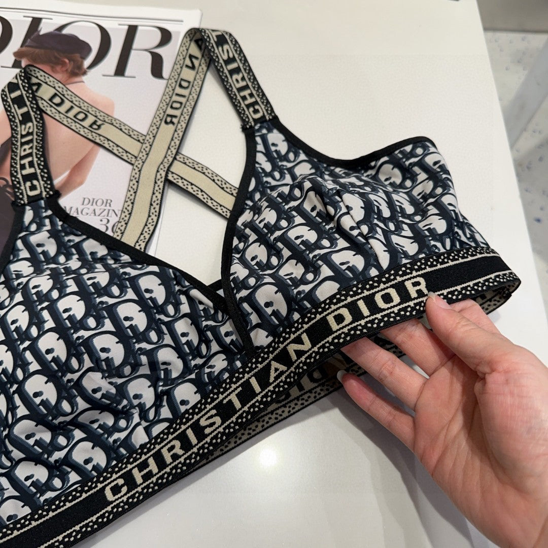 25 Athletic Zip Tank + Shorts Set