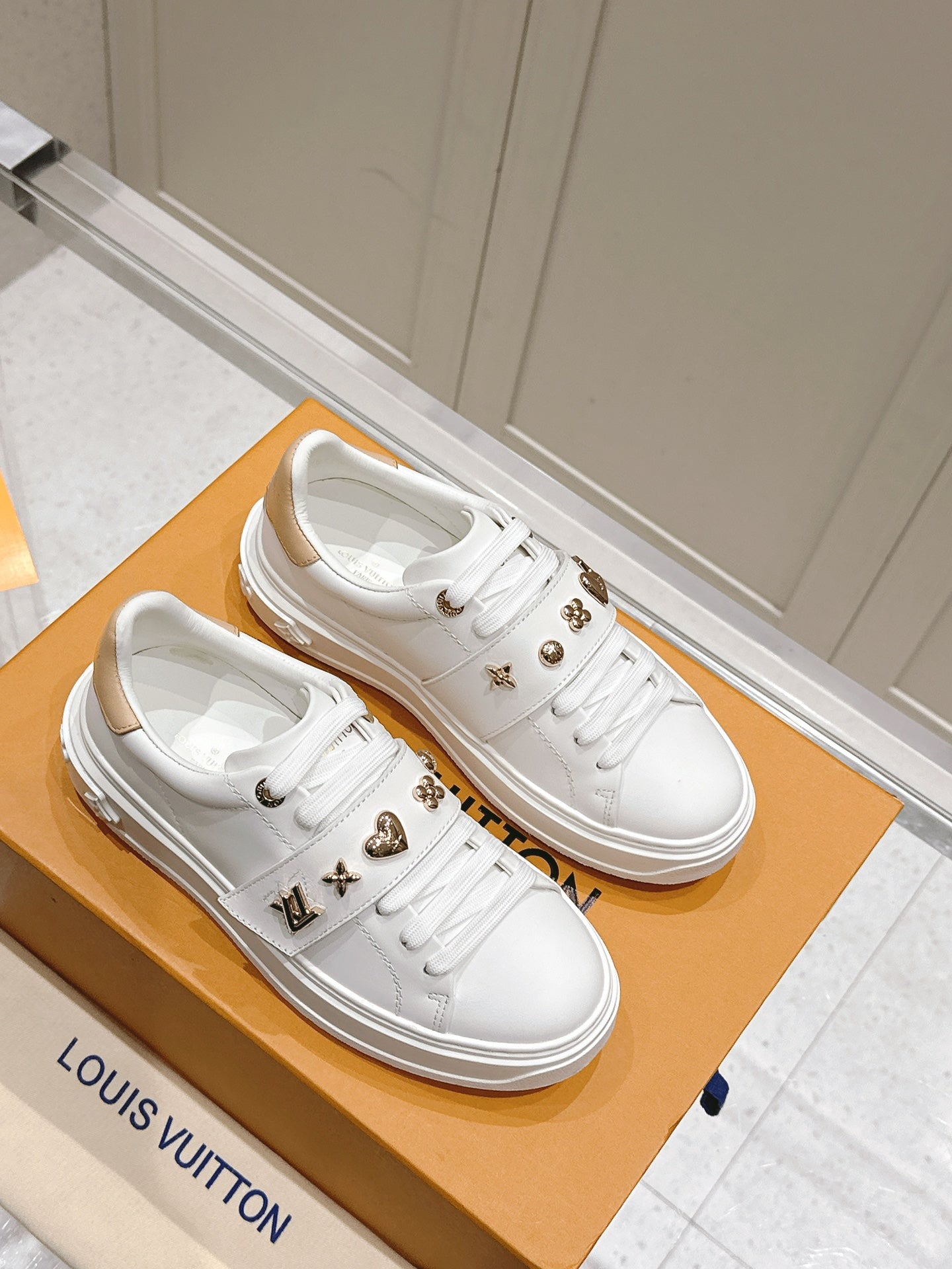 25 New four-leaf clover 🍀 sunflower 🌞 charm small white shoes