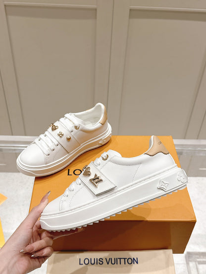 25 New four-leaf clover 🍀 sunflower 🌞 charm small white shoes