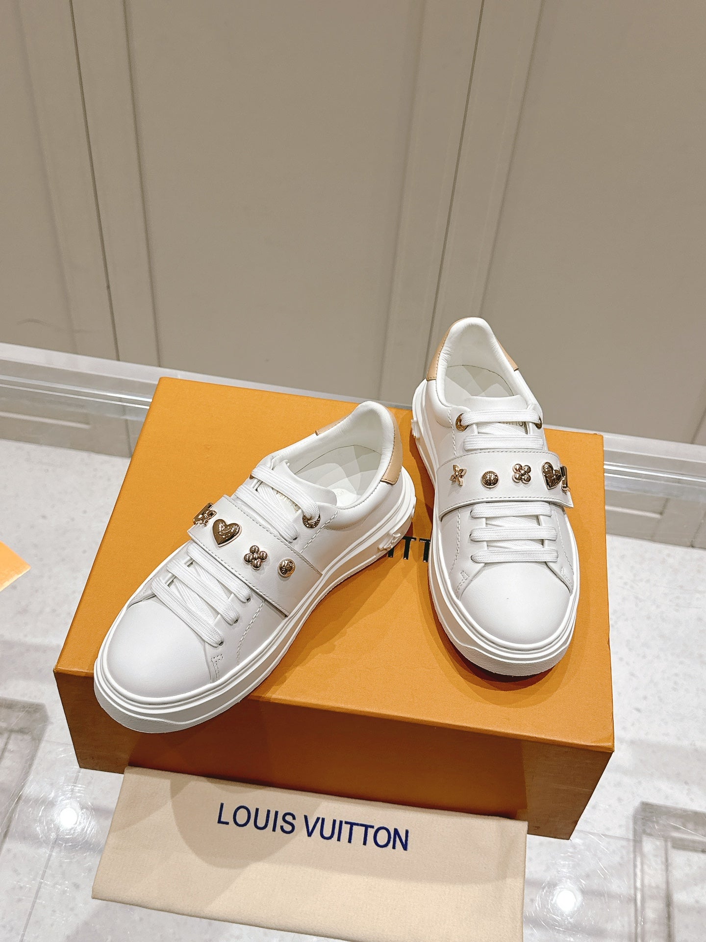 25 New four-leaf clover 🍀 sunflower 🌞 charm small white shoes