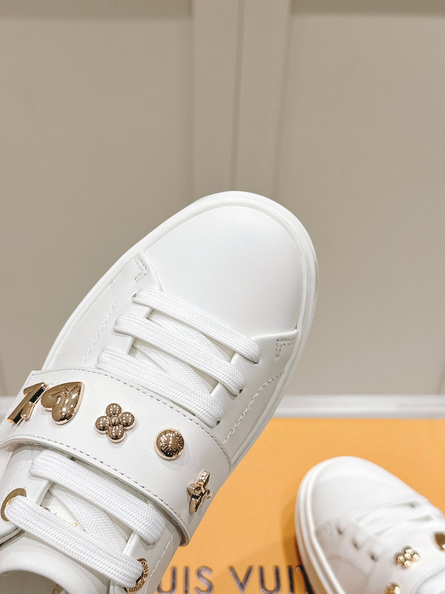 25 New four-leaf clover 🍀 sunflower 🌞 charm small white shoes