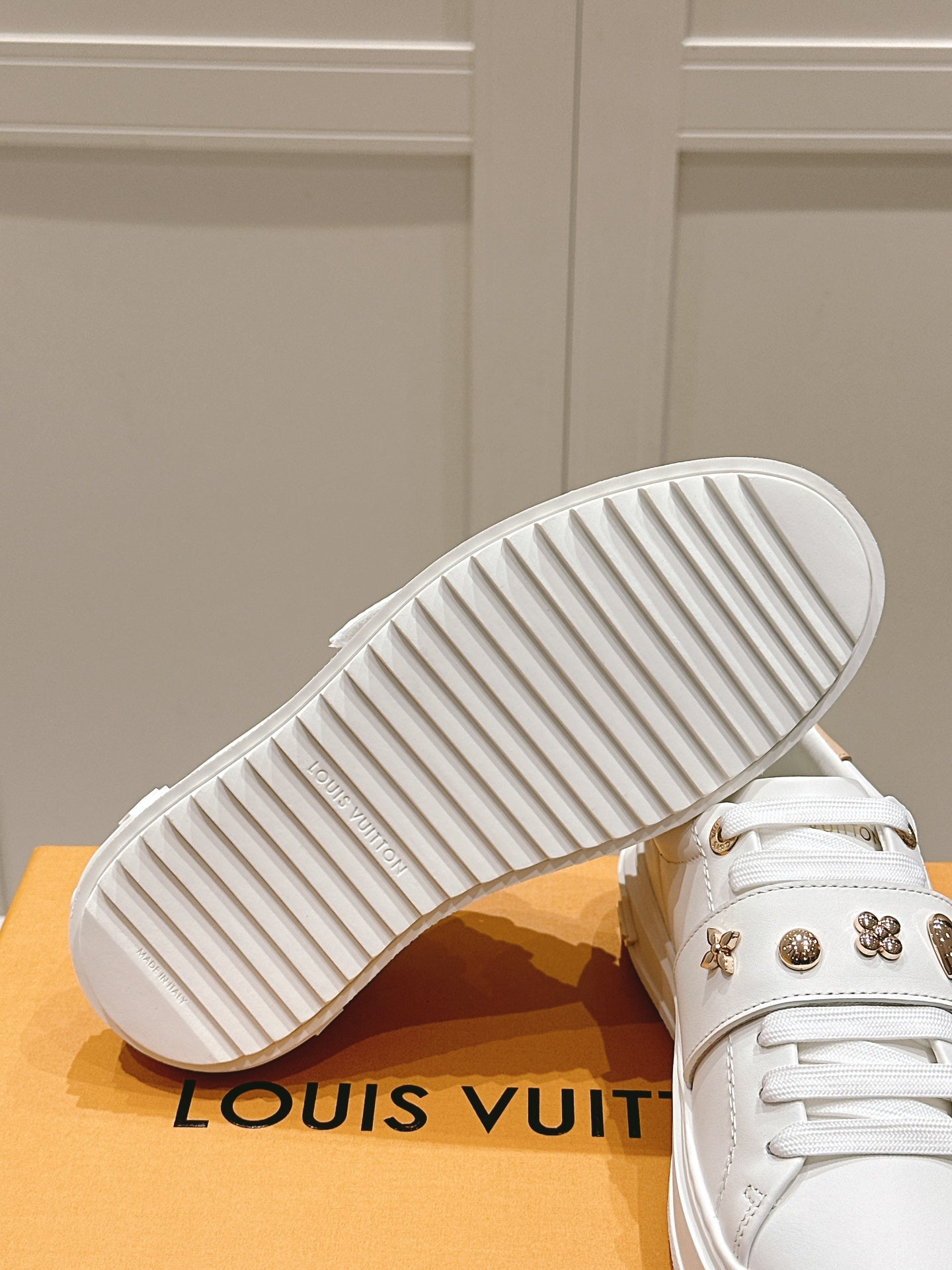 25 New four-leaf clover 🍀 sunflower 🌞 charm small white shoes