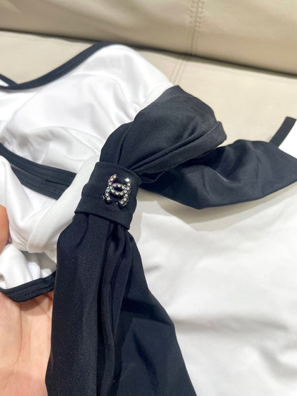 25 One-piece bow swimsuit