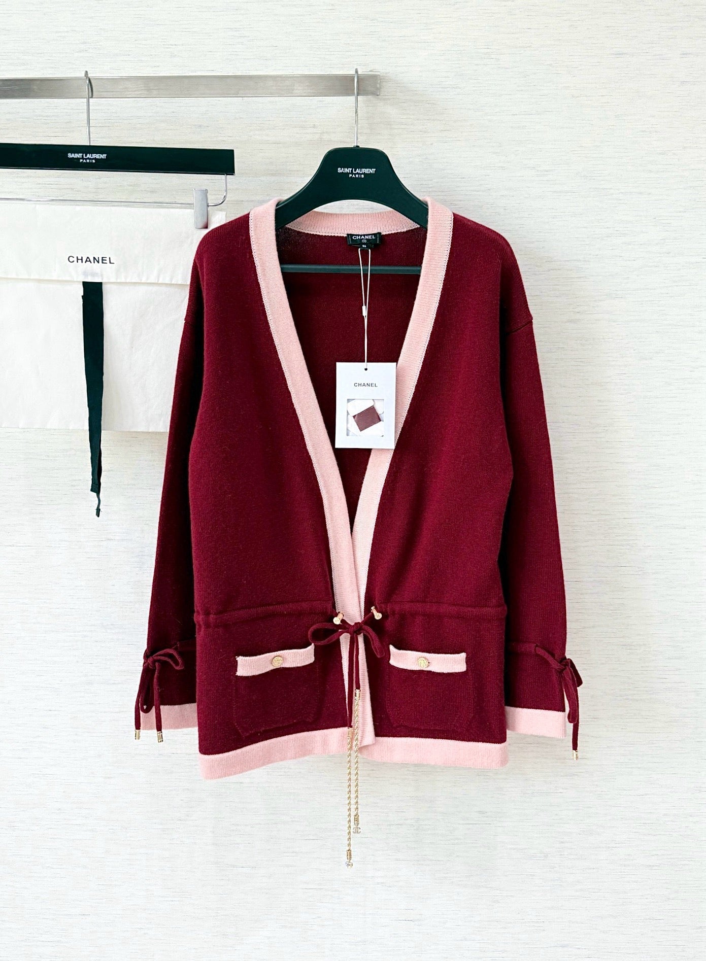 Pure wool cardigan with custom color and dyeing, contrasting color splicing, drawstring