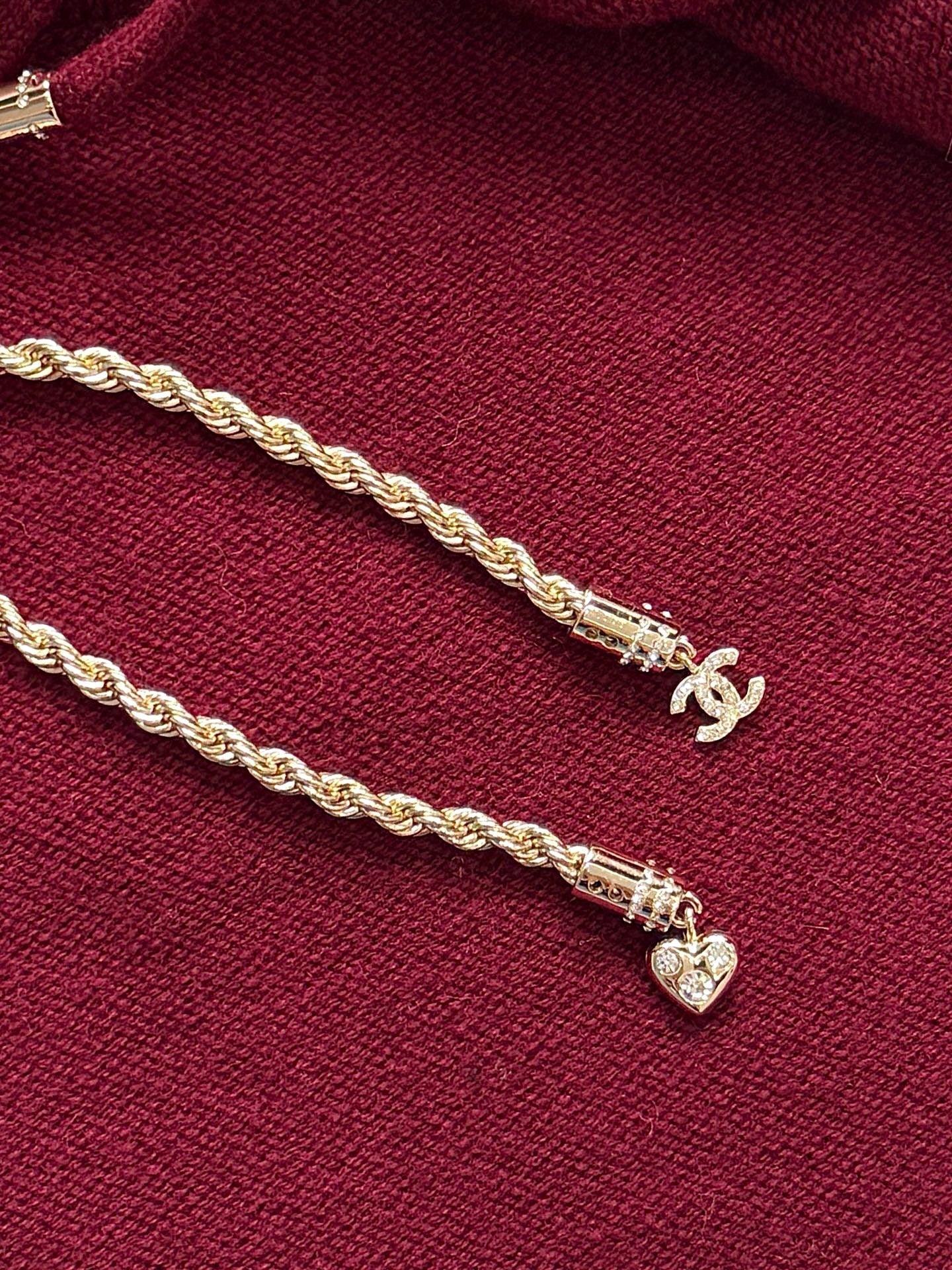 Pure wool cardigan with custom color and dyeing, contrasting color splicing, drawstring