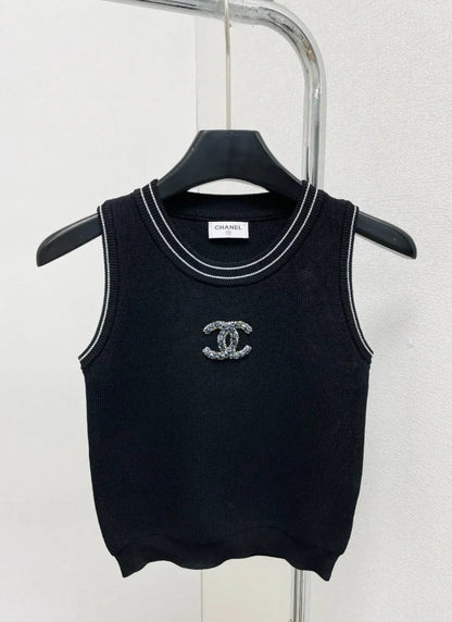 round neck vest with handmade beads on the chest