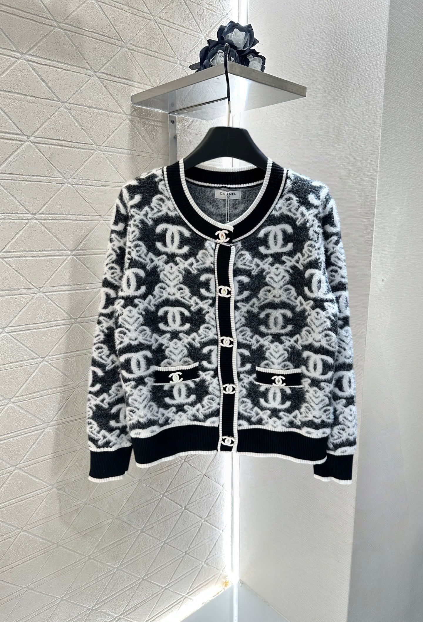 25fw Double C logo embroidered cardigan