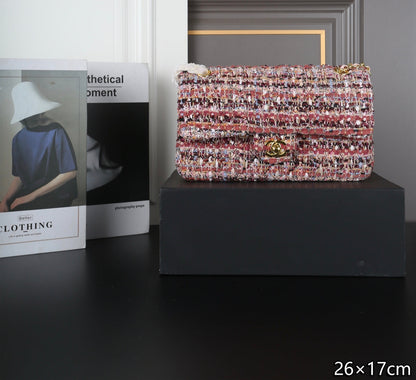 New pink tweed chain shoulder bag