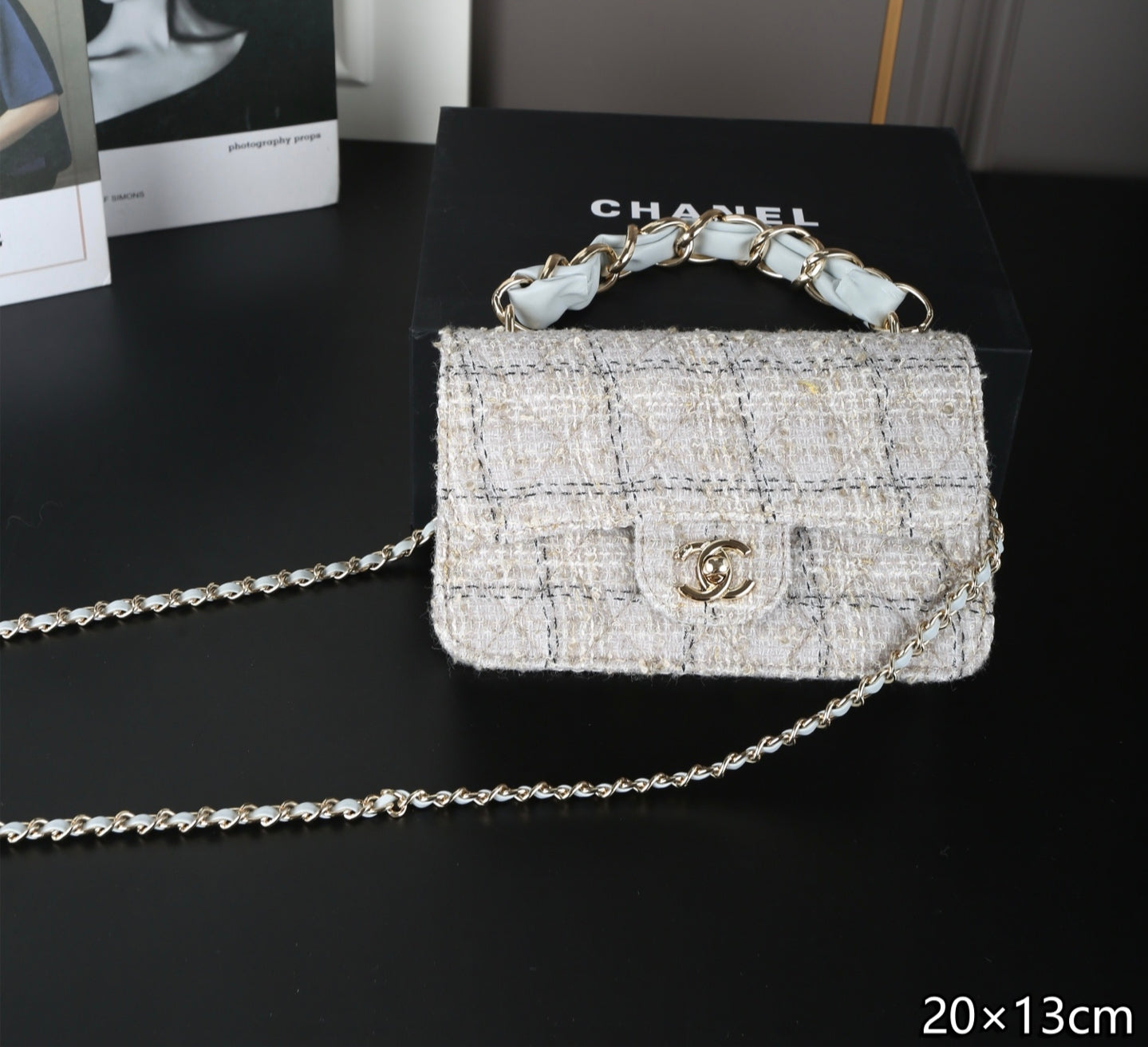 25 new mini woven tweed chain handbag