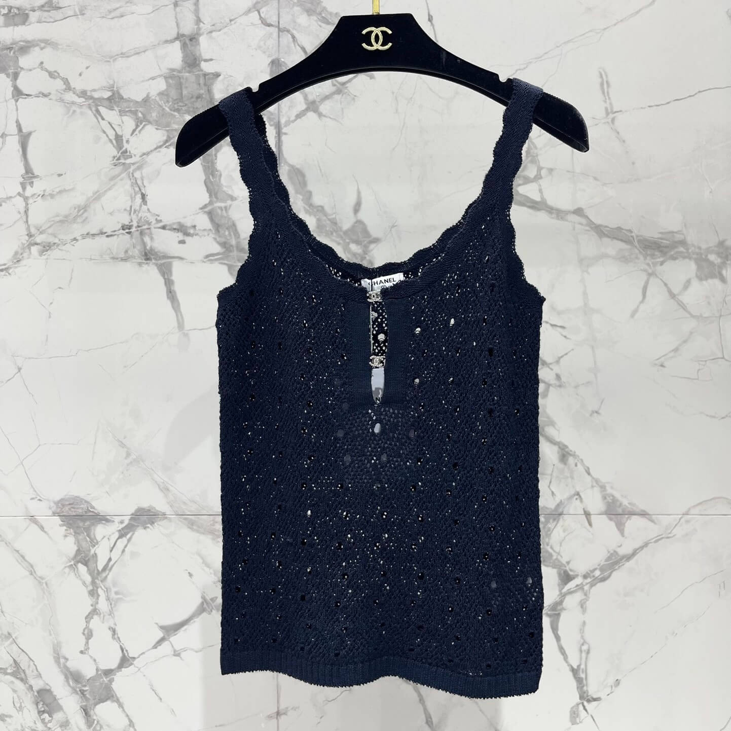 Minimalist Wave-Edge Cut-Out Vest