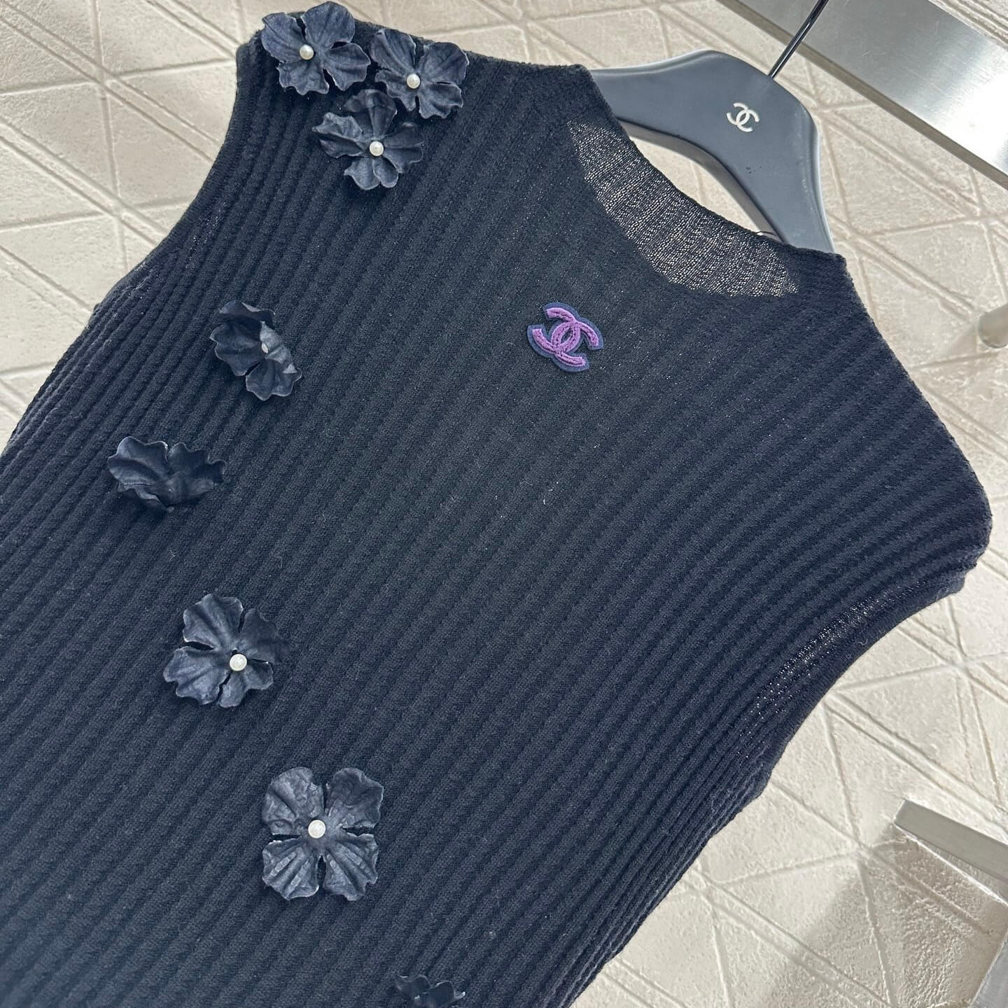 Elegant & Sophisticated Floral-Knit Short-Sleeve Skirt Set