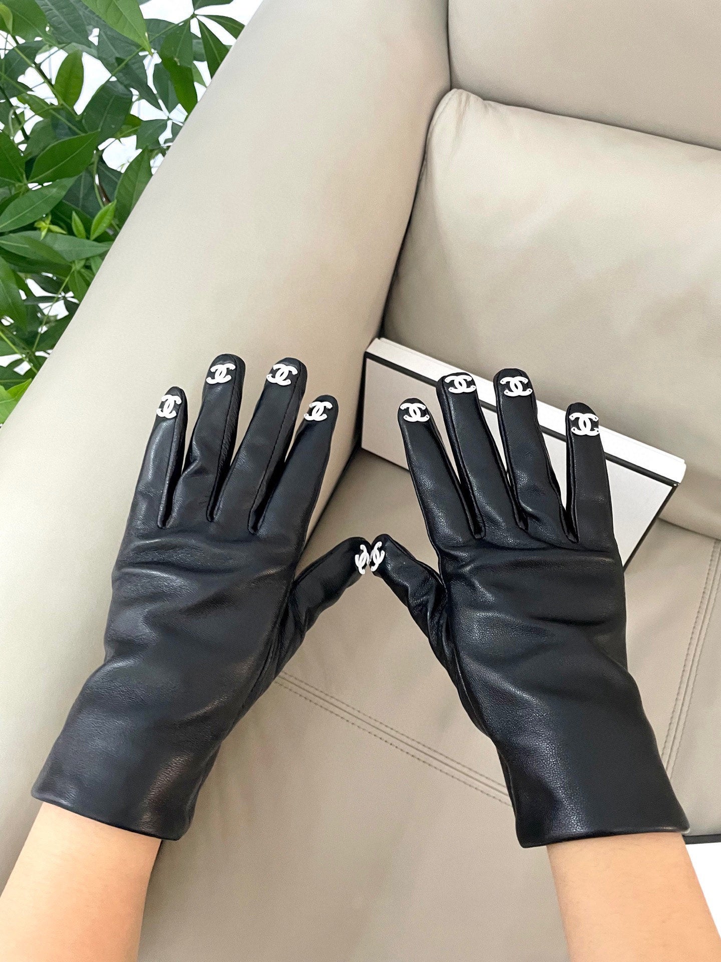 New women's high-end sheepskin gloves