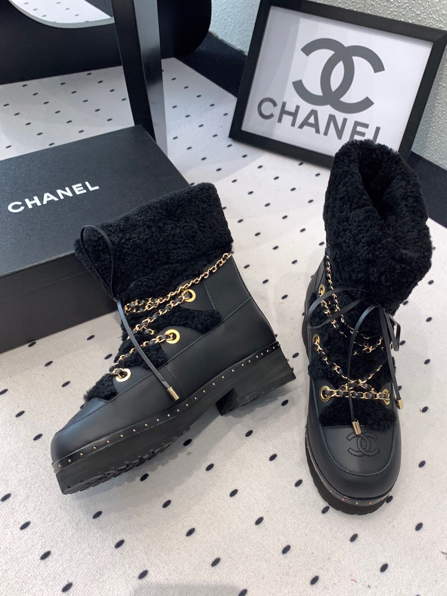 25 Classic snow boots