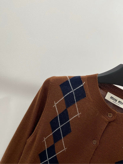 25ss coffee color diamond round neck long sleeve cardigan