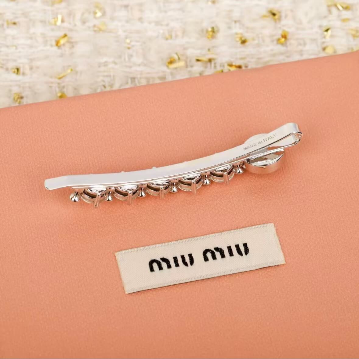 Fashionable Enamel & Diamond Hair Clip