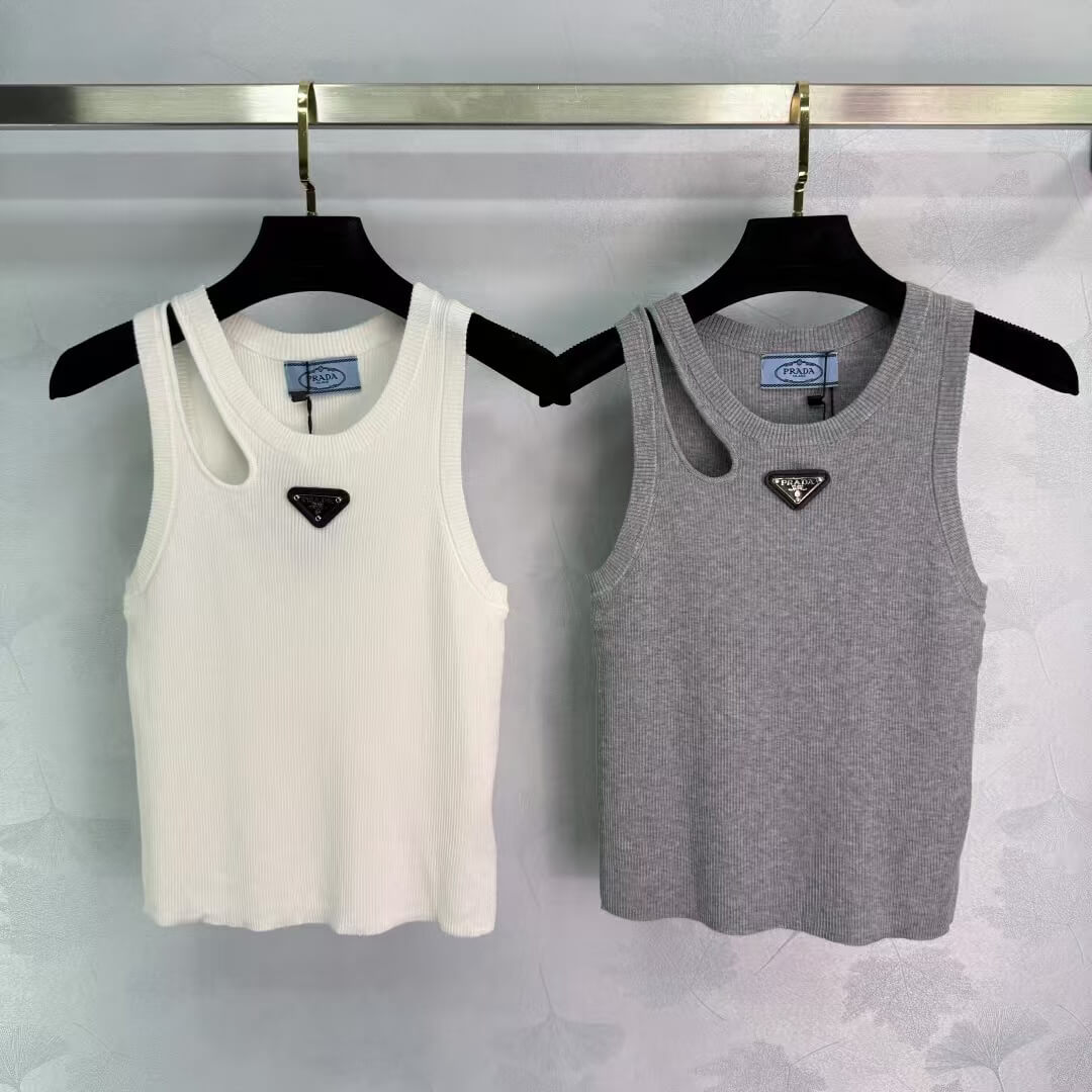 Classic Round-Neck Cut-Out Knit Vest