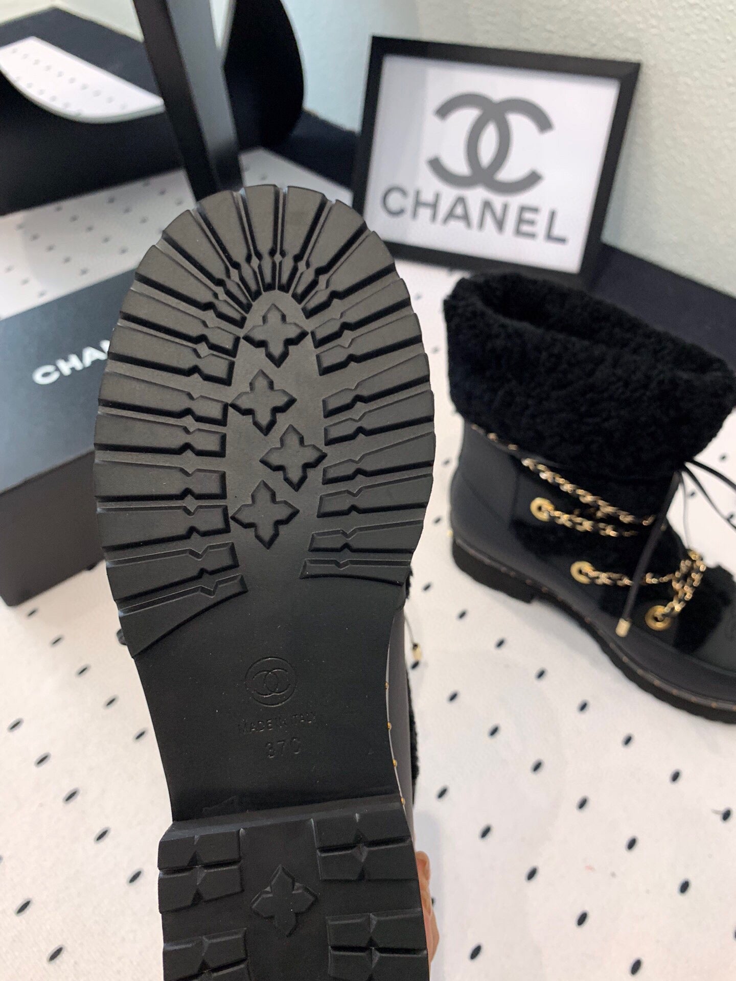 25 Classic snow boots