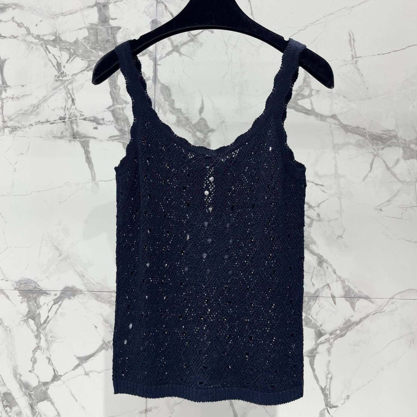 Minimalist Wave-Edge Cut-Out Vest