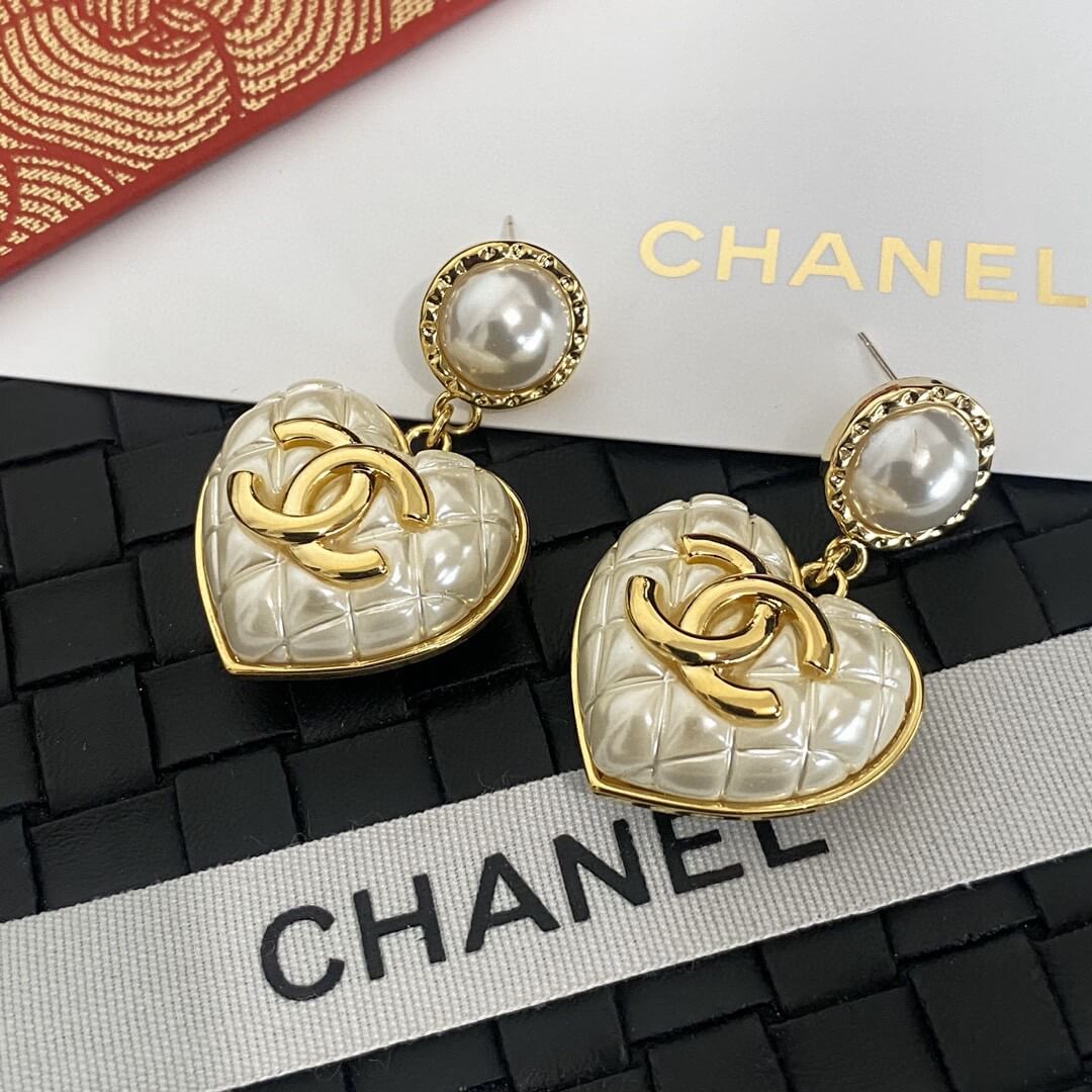 Heart-Shaped Pearl Earrings