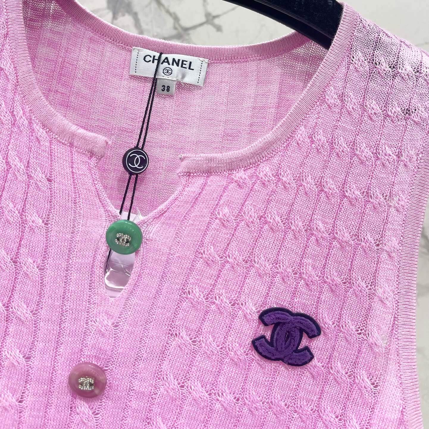 Elegant Knit Vest with Decorative Colored Buttons