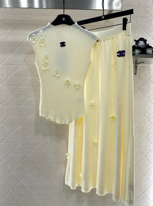 Elegant & Sophisticated Floral-Knit Short-Sleeve Skirt Set