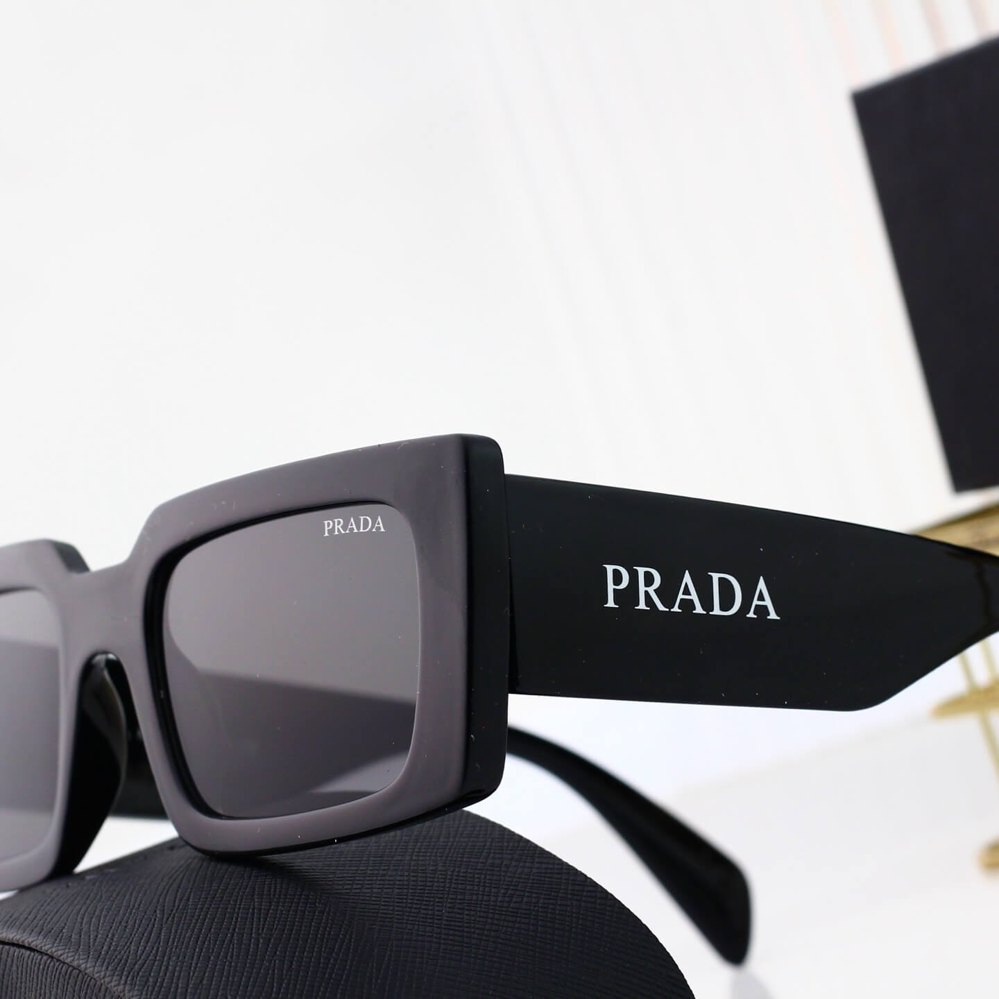 Side Letter Full Frame Sunglasses