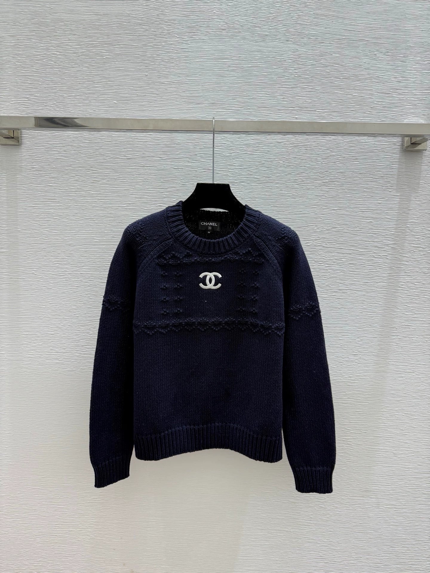 Jacquard round neck knitted long sleeved shirt