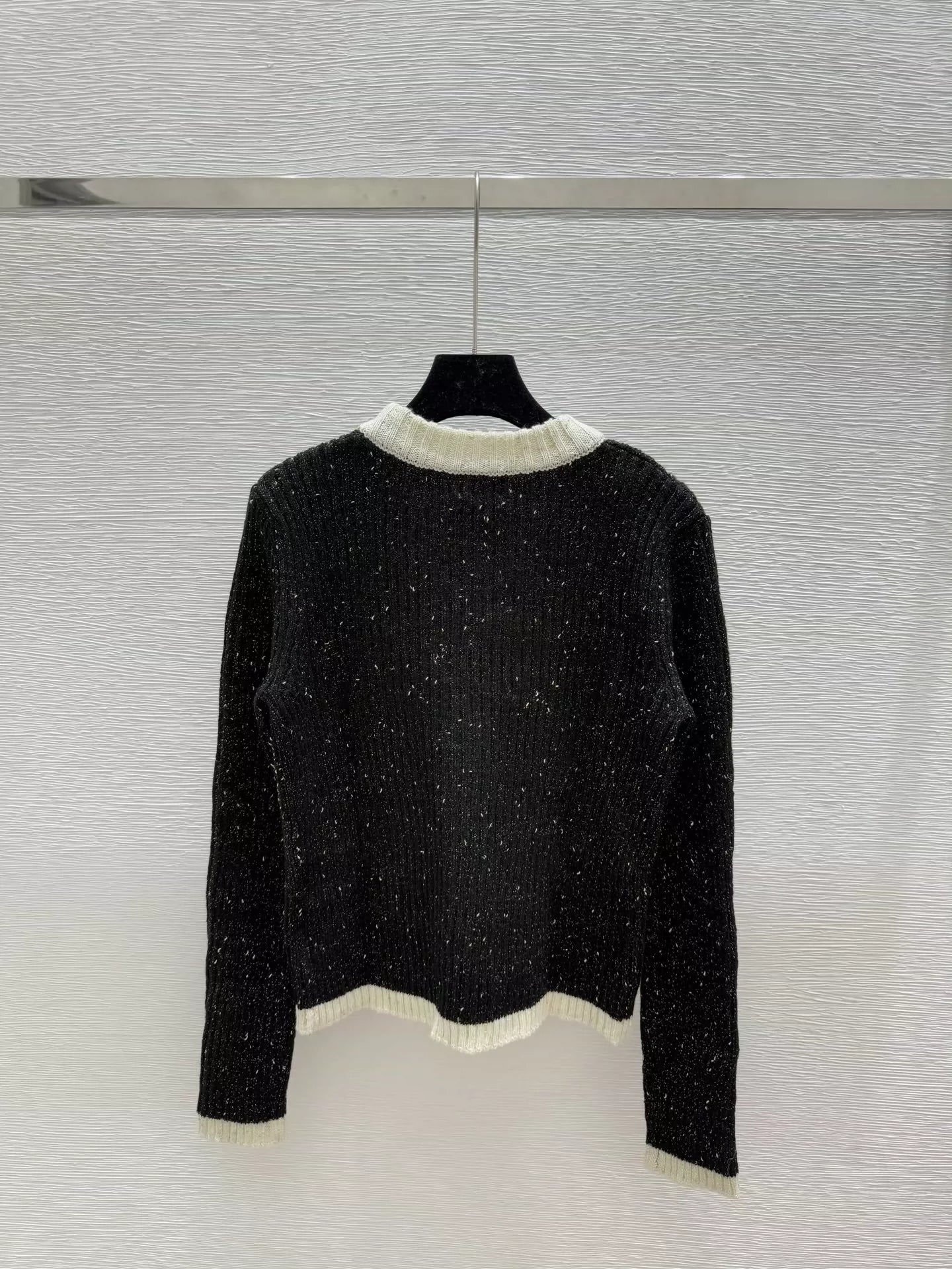 25fw Knitted long-sleeved cardigan