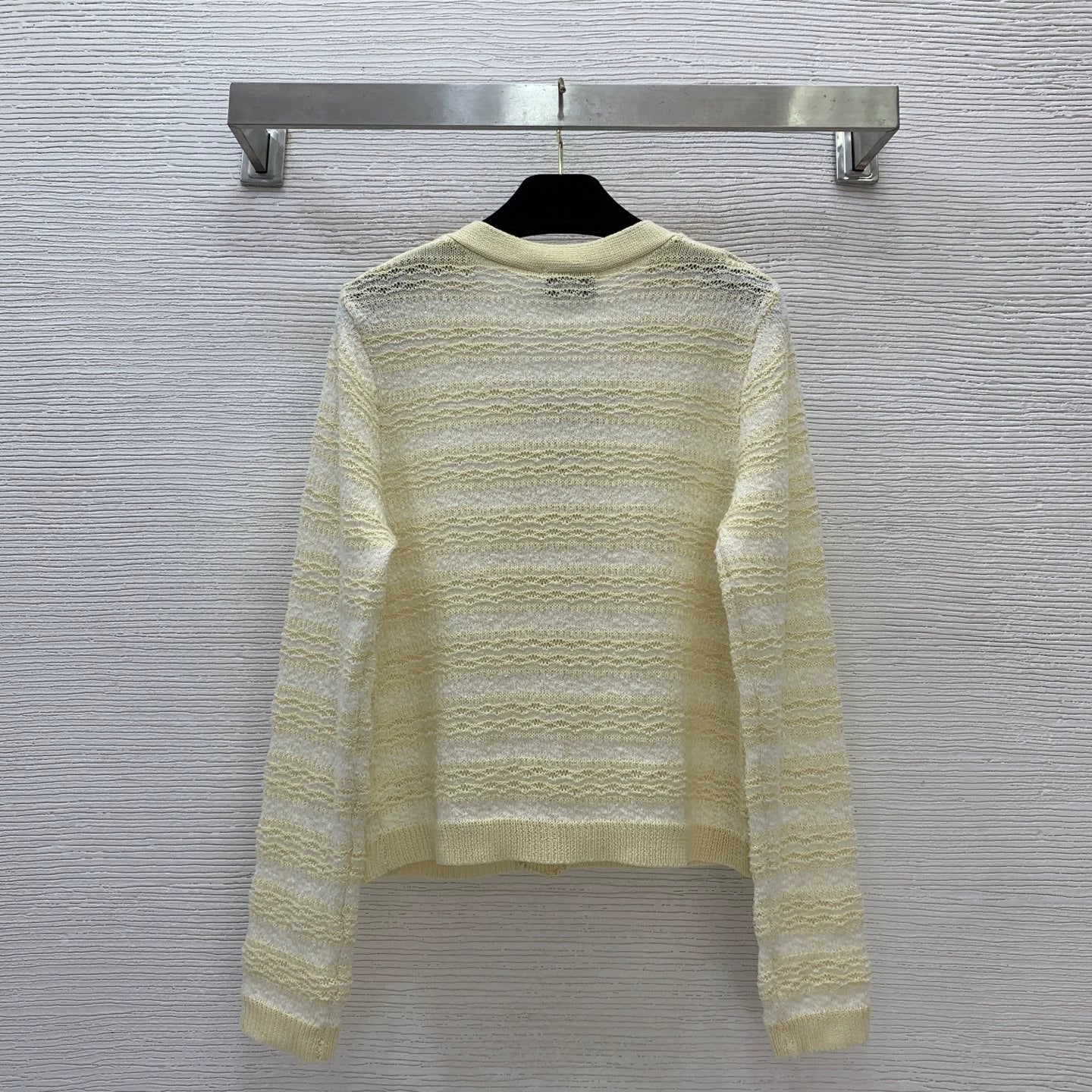 V-neck long sleeved knitted striped cardigan