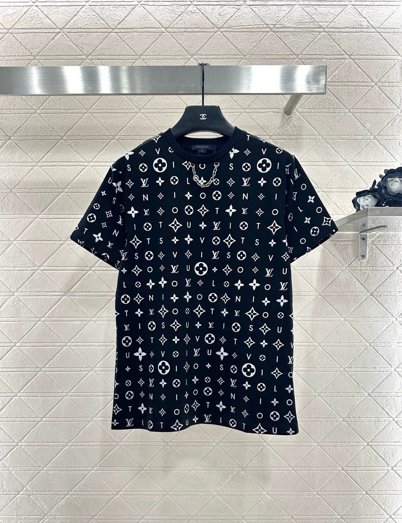 Round Neck Printed Chain T-Shirt