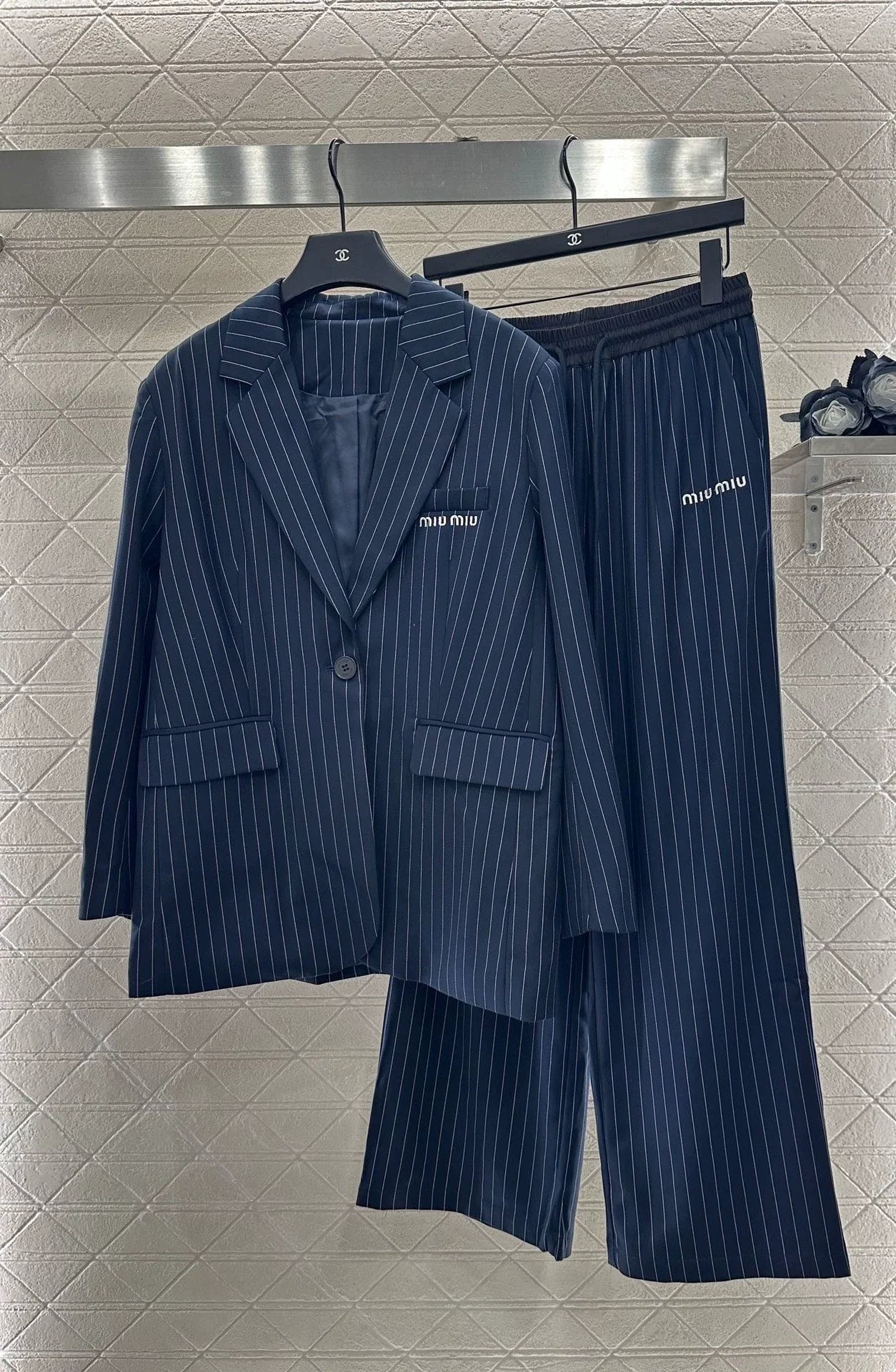 25fw Silhouette striped suit set