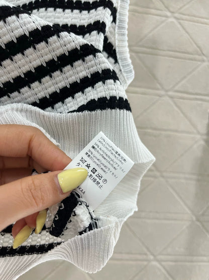 25 Spring and Summer New Contrast Stripe Embroidery Knitted Vest