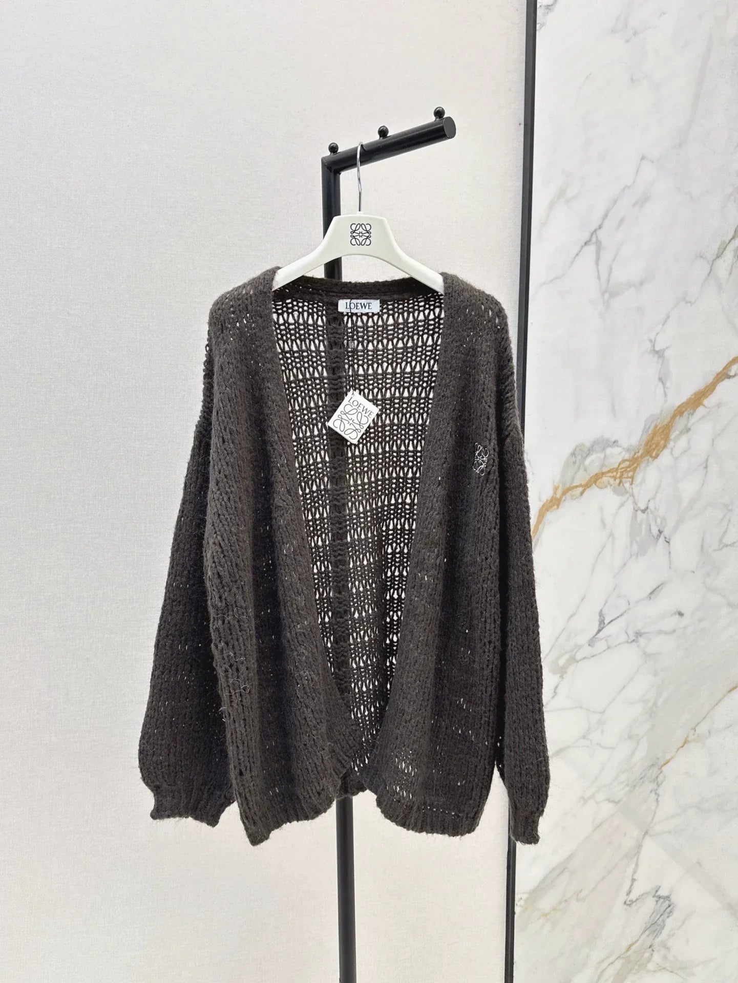 25 Embroidered decorative V-neck knitted silhouette cardigan