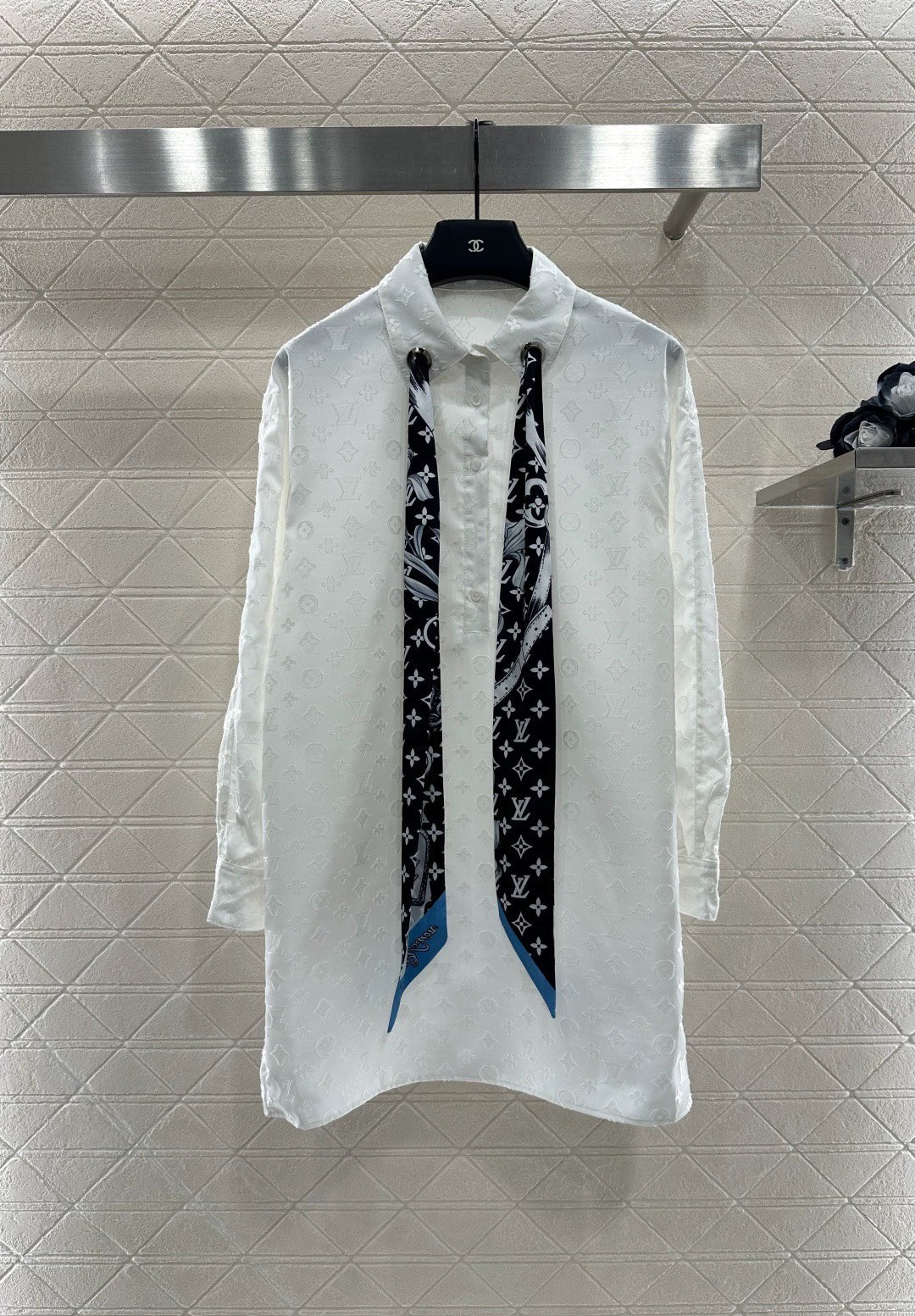25fw Silk scarf long shirt