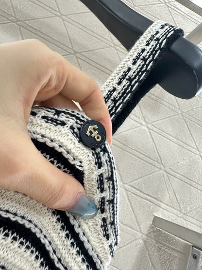 Striped contrasting knitted camisole skirt