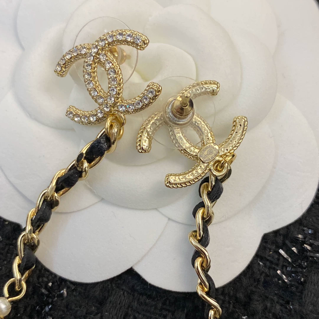 Double C pearl chain earrings