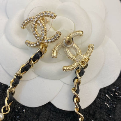 Double C pearl chain earrings