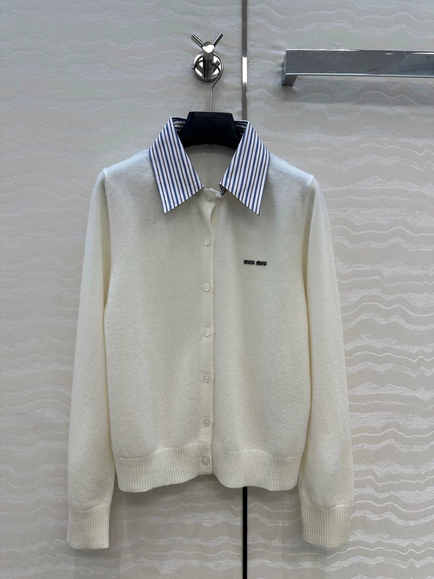 25 Detachable shirt collar design cashmere cardigan