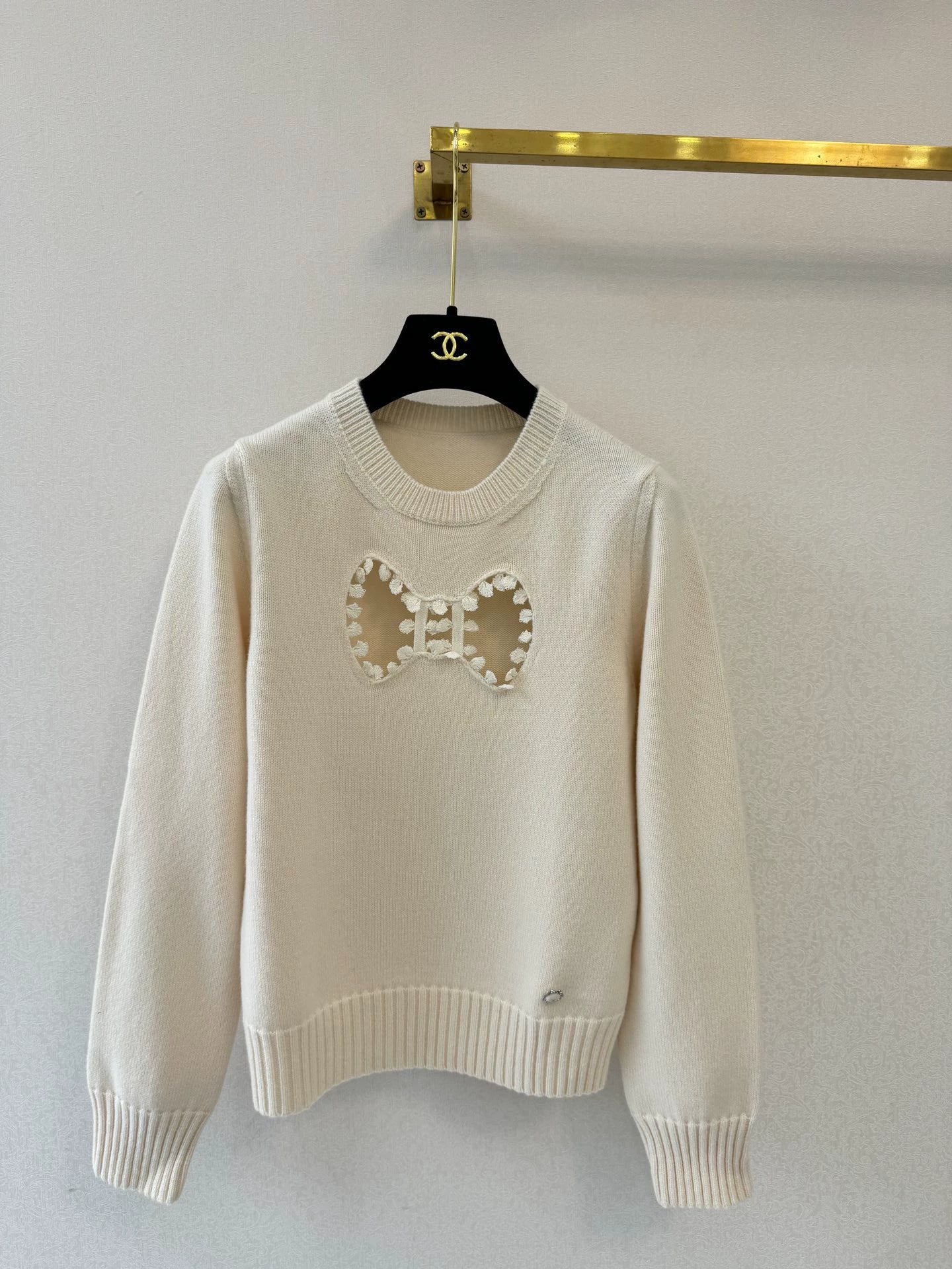 Bow hollow knitted sweater