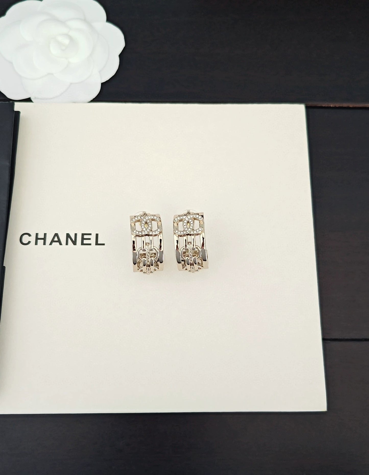 Light gold hollow ear hook