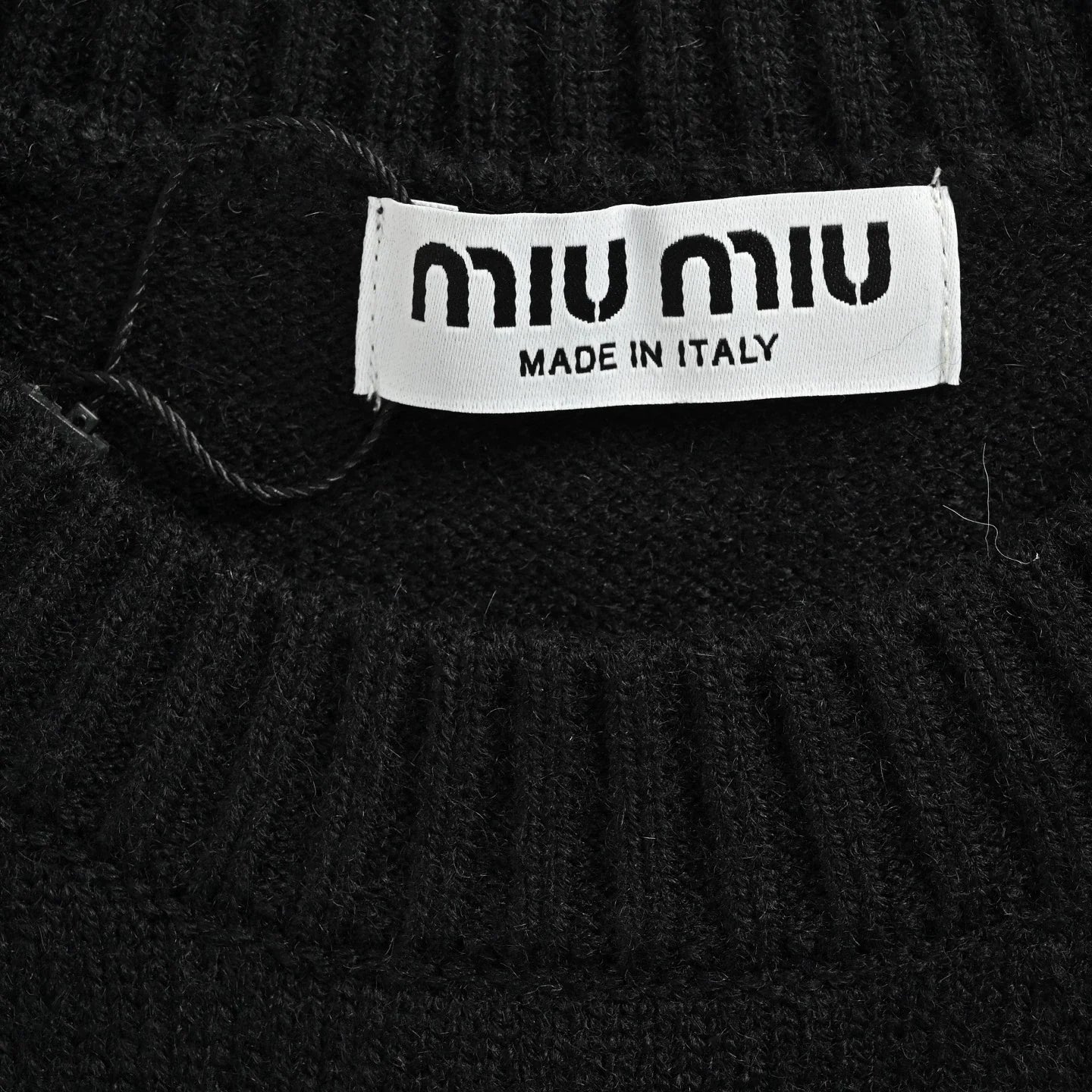 25fw Letter jacquard round neck sweater