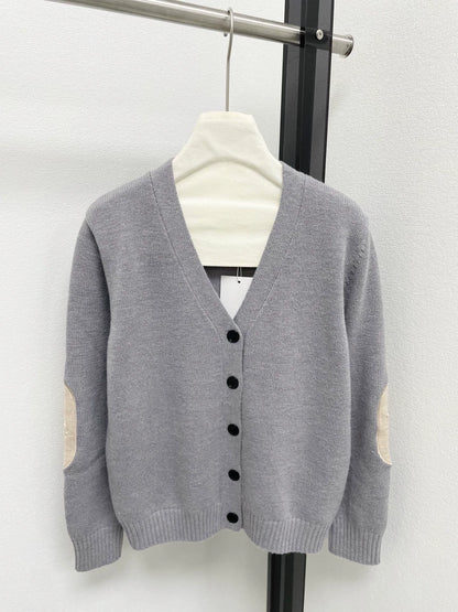 25fw V-neck knitted cardigan