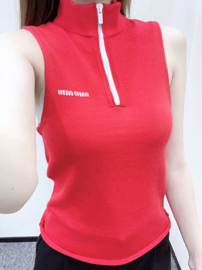 Small stand collar knitted vest