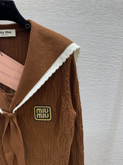 25fw Navy collar knitted sweater