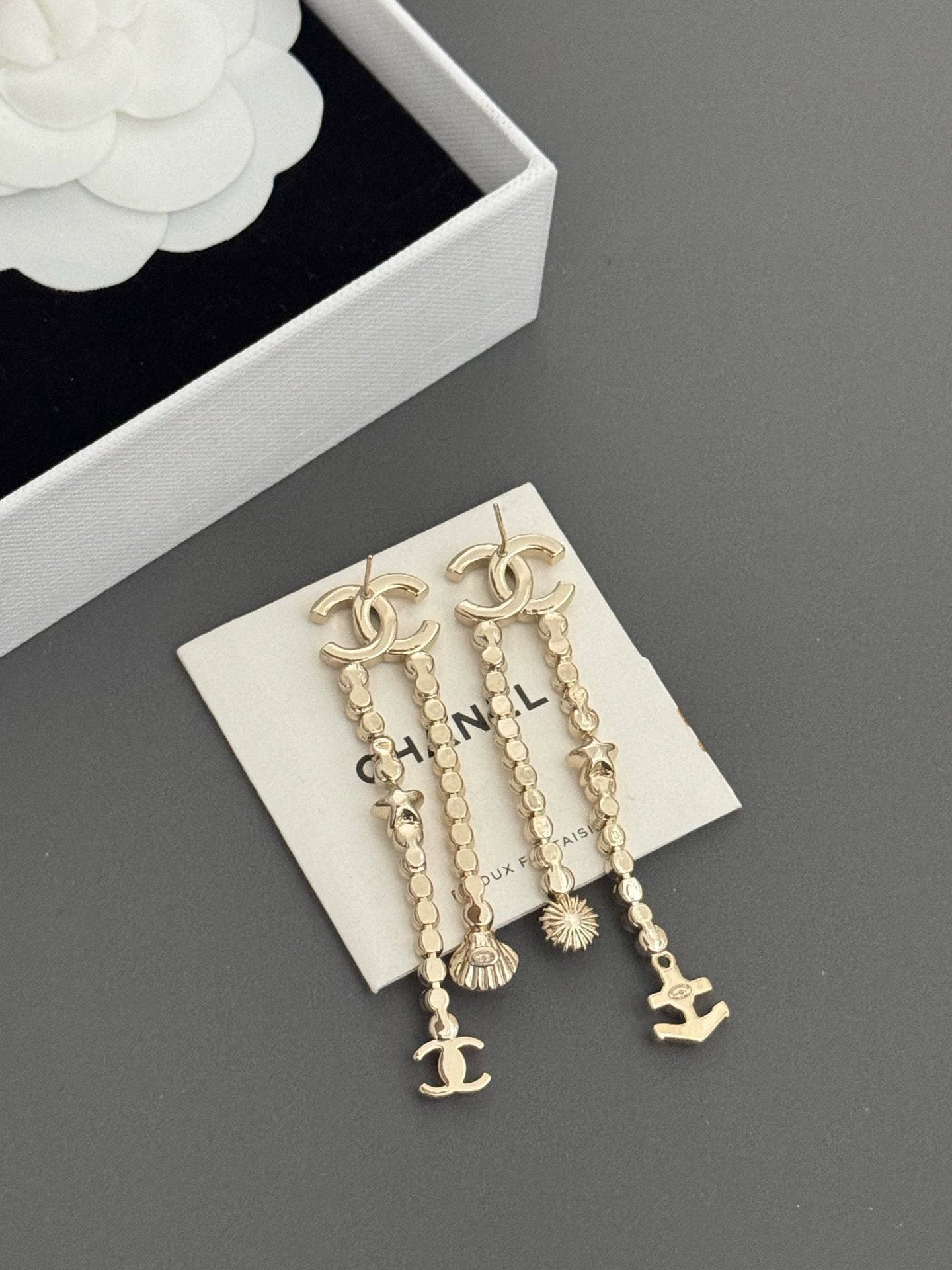 Tassel shell earrings