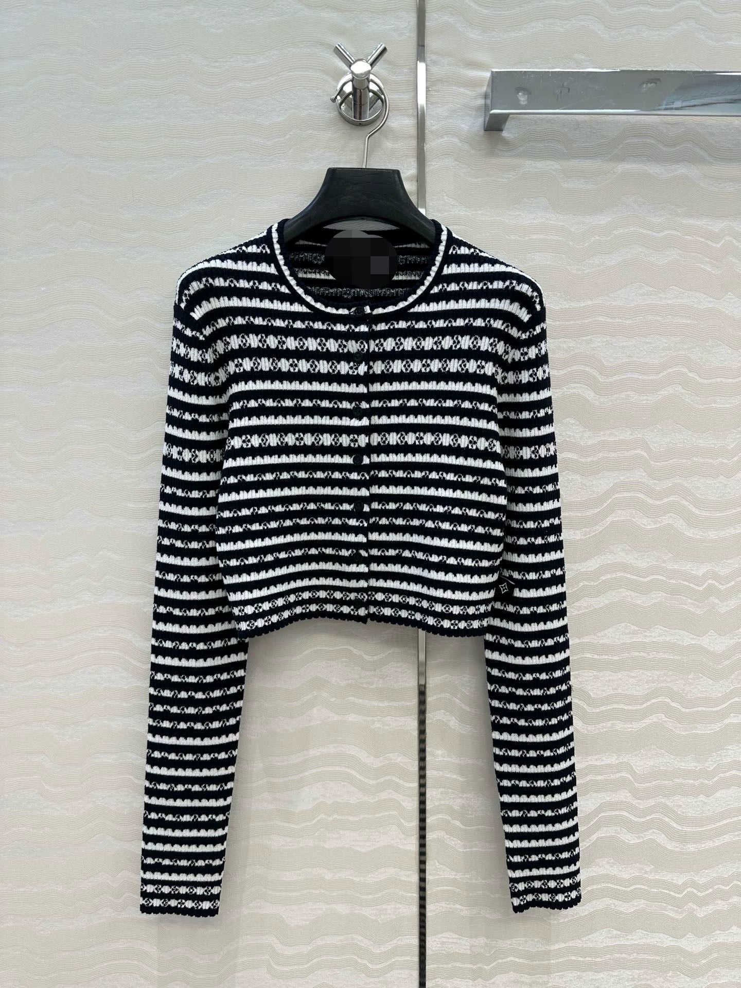 25 Spring and Summer Vacation New Arrivals Knitted Long Sleeve Cardigan