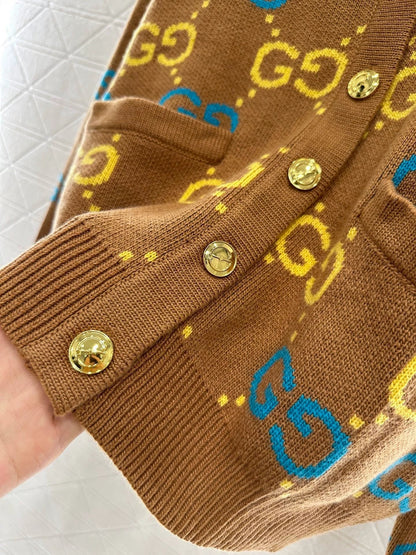 25 Jacquard knitted cardigan